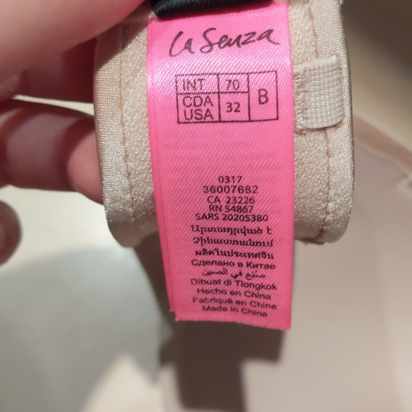 32B like new strapless bra - Picture 4 of 4